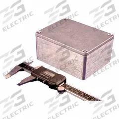 HAMMOND Enclosure: Die-Cast Aluminum, 4 in x 3 in x 2 in, NEMA 1/12/13/4/4X, Solid Cover, Screw On (MPN 1550Z113). Key specifications — Brand: HAMMOND; Closure Method: Screws; Enclosure Material: Die-Cast Aluminum; Knockouts: Not Included.