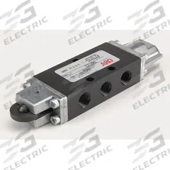 ARO Manual Air Control Valve: E, Four-Way / Two-Position, Roller, Black, 26 scfm Flow Rate - Max (MPN E212RS). Key specifications — attr1092903: Black; attr1086905: Spring Return; attr1086907: E; attr1086914: Normally Open; attr1086904: Manual Air Control Valve; attr1086871: E212RS.