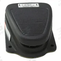 LINEMASTER Foot Switch: AirVal Clipper Series, 1 Pedals, 4-Way, Momentary (MPN 4C-30F2-S). Key specifications — Series: AirVal Clipper; Brand: LINEMASTER; Foot Guard Included: No Guard Included; Switch Action: Momentary; Switch Type: 4-Way.