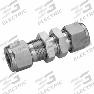 HAM-LET Compression Fitting Adapter: 1 in OD x 1 in OD Fitting Size, Tube x Tube - Double-Ferrule Stainless Steel Fittings
