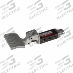ARO Manual Air Control Valve: E, Four-Way / Two-Position, Foot Pedal, Gray, 26 scfm Flow Rate - Max (MPN E212FS). Key specifications — attr1092903: Gray; attr1086905: Spring Return; attr1086907: E; attr1086914: Normally Open; attr1086904: Manual Air Control Valve; attr1086871: E212FS.