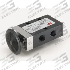 ARO Manual Air Control Valve: E, Three-Way / Two-Position, Button, Black, 26 scfm Flow Rate - Max (MPN E252HM). Key specifications — attr1092903: Black; attr1086905: Manual Return; attr1086907: E; attr1086914: Normally Closed; attr1086904: Manual Air Control Valve; attr1086871: E252HM.