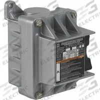 SQUARE D Manual Motor Switch: 3 Poles, 20 A, 0.75 in Hub Dia, Feed Through (MPN 2510KR2H). Key specifications — Brand: SQUARE D; Factory Sealed: No.