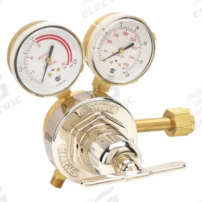 SMITH EQUIPMENT Gas Regulator: Single Stage, CGA 300 Inlet, 9/16"-18 M LH Outlet, 15 psig - Fuel Gas Regulators