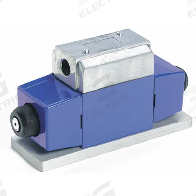 VICKERS Hydraulic Directional Valve: 12 gpm Max Flow Rate, D05 NFPA Size, Three Positions - Solenoid-Operated Directional Control Valves