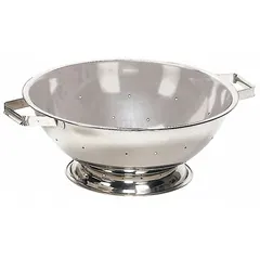 This stainless steel colander from CRESTWARE features an included handle for easy handling. With an overall height of 3 3/4 in, it is suited for draining liquids from cooked pasta, rinsed vegetables, or canned goods in commercial and home kitchens.
