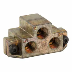 End plate kit for Numatics Mark 3 series manifolds. Provides a termination point for pneumatic valve assemblies, sealing the manifold end and offering a Female 1/8 in NPFT port for air supply or exhaust connections. Configured for left/right mounting.