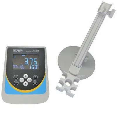 OAKTON Benchtop Multiparameter Meter: Conductivity/pH/Temp - Benchtop Multiparameter Meters