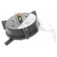 This YORK pressure switch is a replacement HVACR control designed to monitor and regulate refrigerant or air pressure in commercial heating, ventilation, air conditioning, and refrigeration systems. It opens or closes electrical contacts at preset pressure thresholds to protect equipment and ensure safe operation