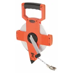 KESON NR18-100 is a manual open-reel long tape measure with a 100 ft SAE steel blade marked in 1/8 in increments on a single-sided scale. It features a nonmagnetic single hook end and a plastic case, designed for hook-end measurement applications in construction, surveying, and industrial layout.