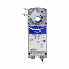 This fail-safe damper actuator with spring return provides 177 in-lb torque for on/off positioning of HVAC dampers. It operates on 120V AC with hardwired connection, features a self-centering clamping shaft, 90° stroke, and CW/CCW rotation. Rated NEMA 2 / IP54, it is compatible with building automation systems for fail-safe closure on power loss.