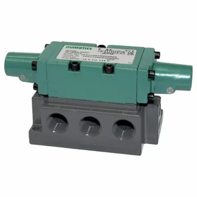 NUMATICS Pilot Air Control Valve: Four-Way / Two-Position, Remote Pilot, 69 scfm Flow Rate - Max - Numatics Mark 15 Directional Control Valves
