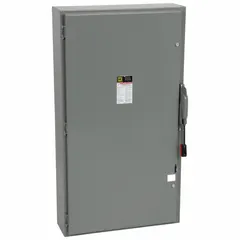 Fusible safety switch rated 600 A, three-phase, 600V AC. Housed in a galvanized steel enclosure for indoor use. Provides visible disconnect means for circuit isolation in industrial power distribution systems.