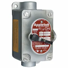 This one-gang front lever tumbler switch is a 3-way, 30 A, 277 V AC unit with a feed-thru hub and 1 in hub size. It is used for on/off control of lighting or motor circuits in industrial environments, including hazardous or wet locations requiring NEMA 4/7/9 enclosures.
