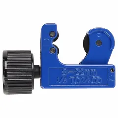 This enclosed feed standard wheel cutter is designed for cutting metal tubing. It accommodates tubing with outer diameters from 3/16 in to 15/16 in. Suitable for use in plumbing, HVAC, and mechanical maintenance applications.