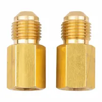 This brass step adapter connects manifold hoses to HVAC/R systems, including those using A2L refrigerants. It features a 1/4 in Female SAE Right-Hand input with a 180° angle for access in confined spaces. Suitable for refrigeration and air-conditioning service applications