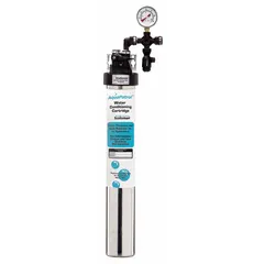 This water filter system from SCOTSMAN reduces dirt and rust. It has a flow rate of 2.1 gpm and an overall height of 25 1/4 inches. Suitable for use with ice machines and refrigerators to improve water quality.