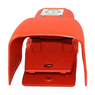 LINEMASTER Hercules Series Single-Pedal Foot Switch - Single-Pedal Foot Switches
