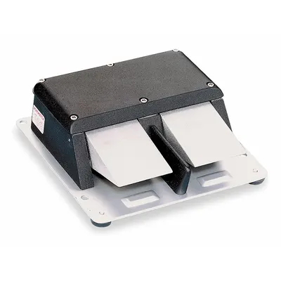 LINEMASTER Twin Classic IV Twin-Pedal Foot Switch - Twin-Pedal Foot Switches