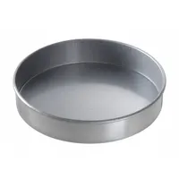 This 8-inch diameter round cake pan is constructed from aluminized steel with a glazed coating and a closed bead closure. The solid, non-perforated design is suited for commercial baking of round cakes, providing even heat distribution and easy release. The pan is finished in silver and is not NSF certified