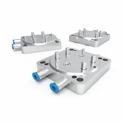 This tool coupler is a mounting blank for EOAT interfaces, designed to connect universal grippers within the UTC-HD system. It is a Size 80 component suitable for robotic end-of-arm tooling and other industrial automation applications.