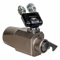 The ENERPAC W15000PX is a low profile hydraulic torque wrench drive unit from the W Series. It delivers a maximum torque of 20,785 N-m (15,330 ft-lb) and accommodates fasteners up to 4 5/8 in (115 mm). Designed for industrial bolting applications such as heavy equipment assembly, pipeline flanges, and structural steel joints.