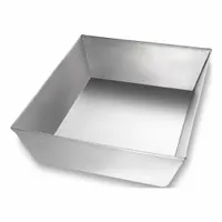 This pizza pan is made of aluminized steel with a glazed coating, solid (non-perforated), and 24 gauge thickness. It is used for baking pizzas in commercial kitchens and food-service operations, providing even heat distribution and easy release