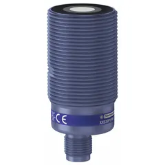 Cylindrical ultrasonic sensor with M30 threaded housing and built-in 5-pin M12 connector. PNP output, supply voltage 10-30V DC. Used for non-contact distance measurement and object detection in industrial automation, suitable for level monitoring, presence sensing, and positioning regardless of target color or transparency.