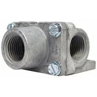 This return flow splitter is designed for use in fuel return line systems. It features a 1/2-inch female pipe thread port and a die-cast zinc body. Suitable for managing return flow in heavy-duty vehicle fuel systems