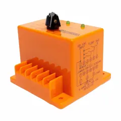 Socket-mounted alternating relay with square base and panel mounting. 3PDT configuration, 120V AC coil, contact rating 10 A at 240V AC resistive. Used to alternate loads between two outputs in applications such as HVAC, pump, and compressor systems.