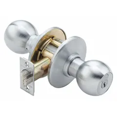 This classroom knob lockset features a chrome finish and an interchangeable core for quick rekeying. The 8K Round style is suited for institutional doors requiring flexible access control. Typical applications include schools, hospitals, and commercial facilities.