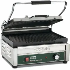 This single-press sandwich press features a cast iron plate for even heat distribution and searing. With a 14 1/2 in cooking surface width and 208V AC operation, it is suited for grilling paninis, sandwiches, and flatbreads in commercial kitchens, delis, and cafés.