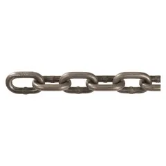 Grade-43 load-securing chain made of carbon steel in a straight, plain configuration. Suitable for heavy-duty tie-down, towing, and cargo restraint applications in industrial transport, construction, and logging.