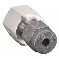 This single-ferrule stainless steel fitting connects 1/8 in OD tubing to a 1/8 in FNPT threaded port. It is part of the CPI™ series and is compatible with CPI™ brand fittings. Typical applications include instrumentation, hydraulic, and pneumatic systems requiring leak-free sealing.