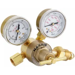 This flow gauge regulator is designed for use with argon gas. It features a CGA 580 inlet connection and a 5/8"-18 F RH outlet connection, with a flow capacity of 60 scfh. Commonly used in welding and fabrication applications to control and measure gas flow for shielding during MIG and TIG processes.