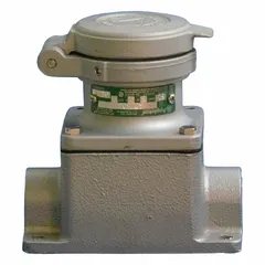 Watertight pin and sleeve receptacle rated for 250V DC and 600V AC, three-phase, 30 A, with 4 poles. Designed for industrial environments requiring a weather-resistant connection for power distribution to three-phase equipment.