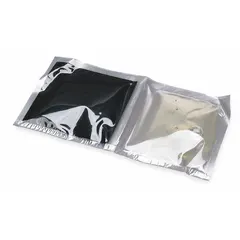 The 3M Splice Kit 2136 is a molded resin pouch containing a two-part liquid resin for encapsulating electrical connections. Rated for 1.5 oz and 1000 V max, it includes a closed mixing pouch and cleaning pad kit. Used in underwater wet-niche fixtures to protect connections from corrosion and sunlight.