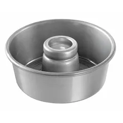 Uncoated solid aluminum round cake pan with silver finish. Closed bead closure. Overall diameter 7-1/2 in, depth 3-1/16 in. Suitable for baking layer cakes, bundt-style desserts, and specialty breads in commercial or high-volume kitchens.