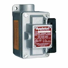 This rocker-arm control station features a maintained action with On/Off legend and 2NO/2NC contact form. It is configured with one rocker arm operator and a 1-inch dead-end hub. Suitable for industrial environments requiring maintained switching control of motors, conveyors, and other machinery.