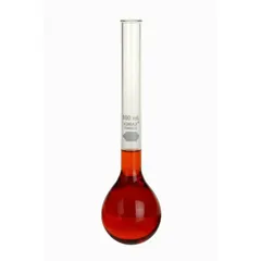 This 500 mL conical flask is made of colorless Type I glass, suitable for Kjeldahl digestion processes in laboratory nitrogen analysis. It accommodates stopper size 6 and is designed for general heating and mixing applications.