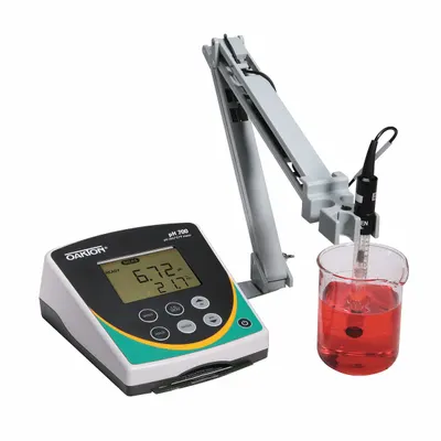 OAKTON pH Meter: Millivolt/pH/Temp - Benchtop pH Meters
