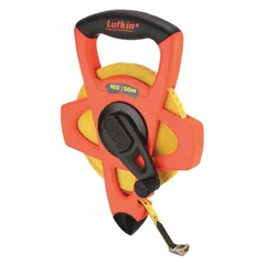 This open-reel long tape measure features a 50 m metric fiberglass blade with double-sided 1 cm markings and a nonmagnetic single hook end. The tape is housed in a plastic case with grip for manual operation. Suitable for measuring distances in construction, surveying, and industrial layout tasks.