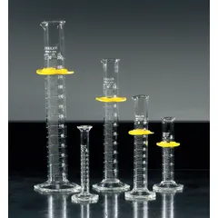 This Class B graduated cylinder has a 2 L capacity and is calibrated to deliver (TD) specified volumes. It features a single metric scale with 20 mL graduation increments from 100 mL to 2 L. Made from USP Type I borosilicate glass and conforming to ASTM E1272, it is suitable for general laboratory liquid measurement and dispensing. Closure not included.