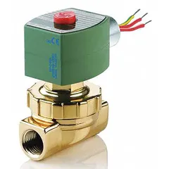 This 2-way/2-position normally closed solenoid valve features a diaphragm and piston design for reliable on/off flow control. It has a 1/2 in pipe size and operates on 24V DC. The coil enclosure is without a junction box. Suitable for use in fluid handling systems requiring basic solenoid valve functionality.