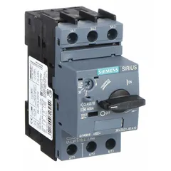 Non-reversing manual motor starter with integrated thermal overload protection. Three poles, rated 32 A and 690V AC. Includes a selector switch for local control. Suitable for motor protection and switching in industrial applications such as pumps, conveyors, and compressors.