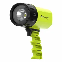 This waterproof spotlight delivers a focused spot beam with a maximum output of 600 lumens, a beam distance of 270 meters, and a run time of 12 hours at maximum brightness. It is suited for inspection, maintenance, and emergency tasks in wet or demanding environments where reliable portable lighting is required.