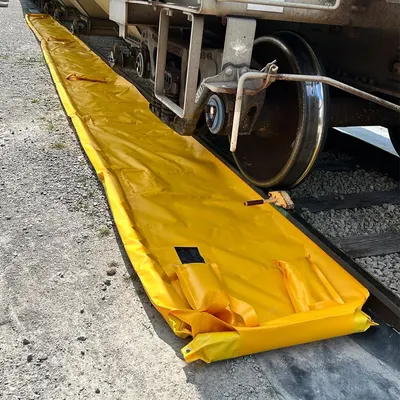 ENPAC Pellet Deflector: Pellet Deflector, 60 ft x 30 in x 4 in, 374 gal Spill Capacity - Railroad Track Berms