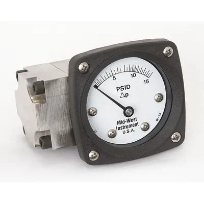 MIDWEST INSTRUMENT Differential Pressure Gauge: Back, 1/4 in NPT Female, Model 142 - Medium & High Operating Pressure Differential Gauges