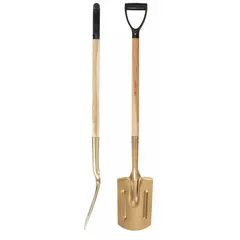 This garden spade features an aluminum-bronze alloy blade in gold, offering corrosion resistance. The wood-colored fiberglass handle with D-grip provides a comfortable hold. Suitable for edging tasks in landscaping and gardening, such as cutting clean edges along lawns, flower beds, and pathways.