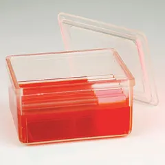 Staining dish made of PMP for use in histology and microbiology staining procedures. Accommodates up to 10 slides. Dimensions: 50 mm height, 70 mm width, 60 mm depth.